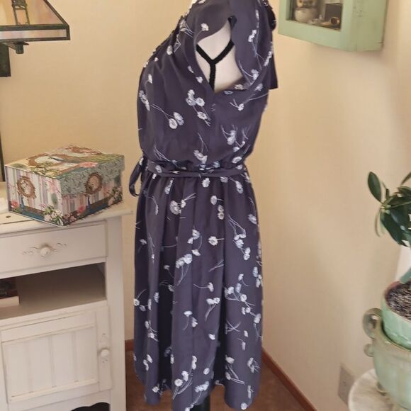 Lc Lauren Conrad Soft Woven Gray Dress. Romcom, Floral - Picture 5 of 13